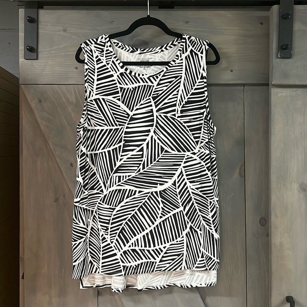 Investments Black & White Tank XL